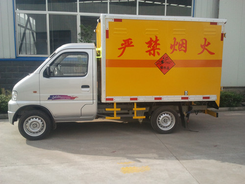 东风俊风新标准民爆爆破器材运输车