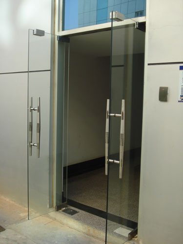 上海玻璃门安装 普陀区维修钢化玻璃门