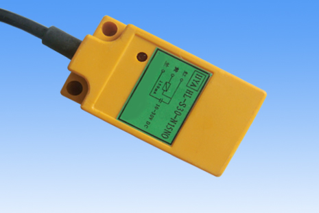 HL-S30-N15AO电感式小方型非埋入式接近开关
